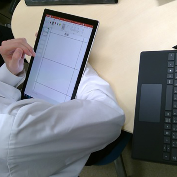 Surface Proとadobe Creative Cloudが高校生の 新たな学び の要に 九段中等教育学校のict教育 リセマム